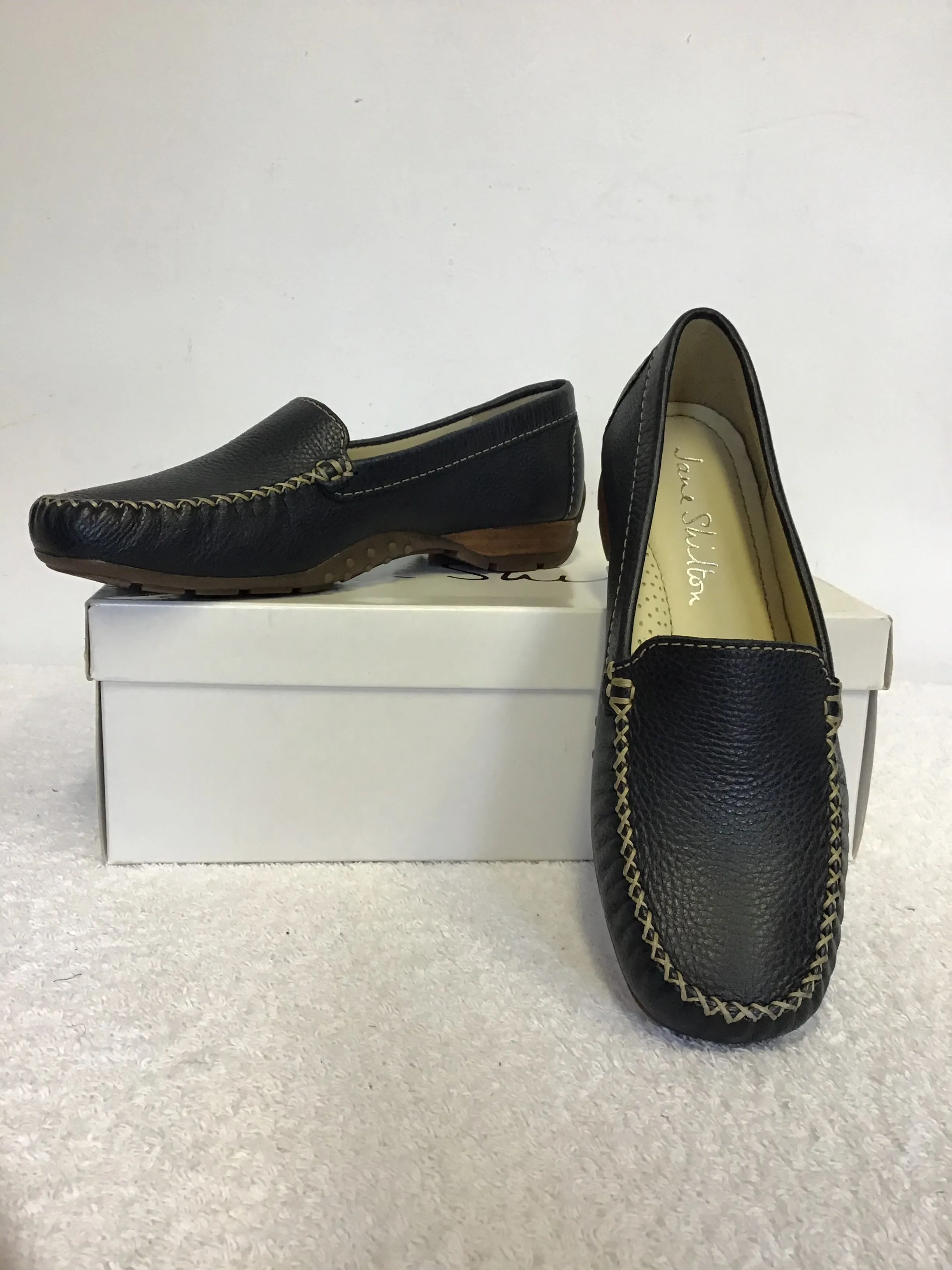 BRAND NEW JANE SHILTON ISABELLA NAVY BLUE LEATHER LOAFER FLATS SIZE 4/37