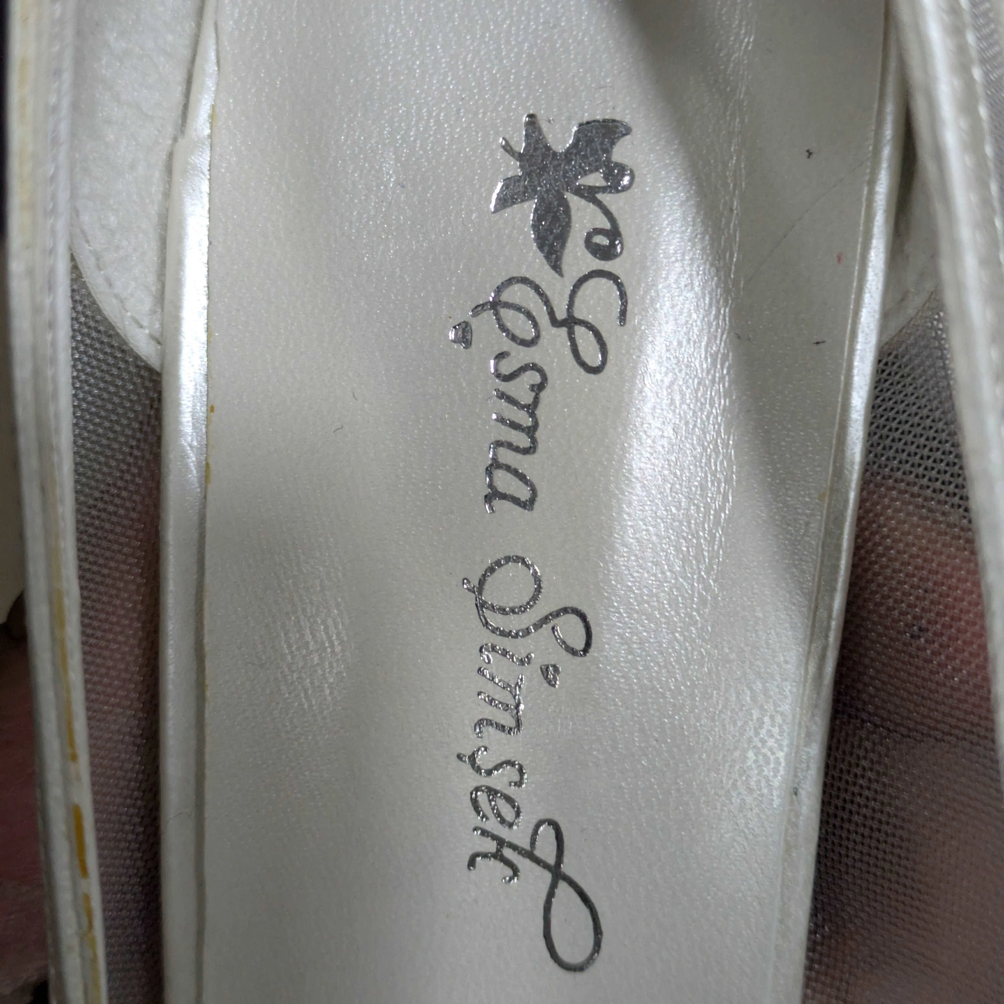 Esma Simsek White Bow Pointed Toe Heels Size EU 38 / UK 5 / US 7