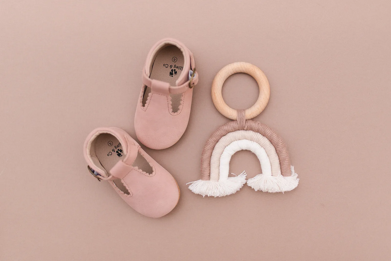 Riley T-Straps -  Oil Waxed - Mauve Scalloped