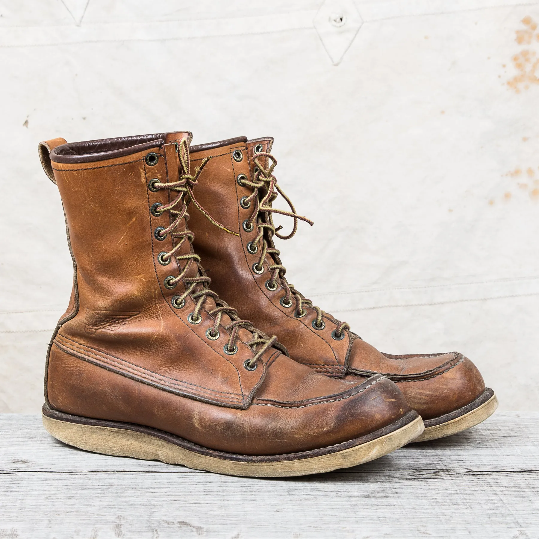 Secondhand Red Wing Classic Moc Toe Style No. 877