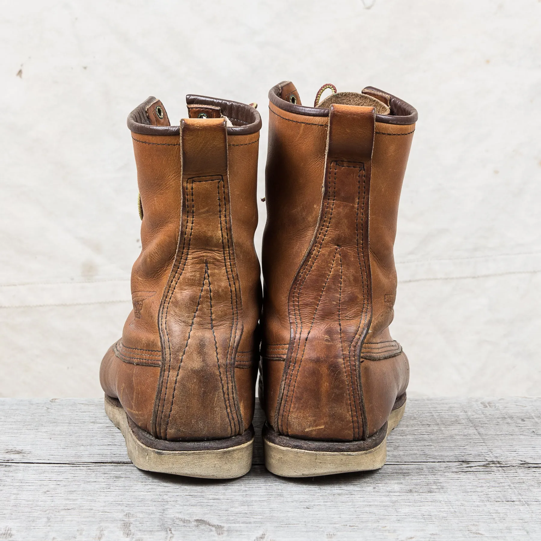 Secondhand Red Wing Classic Moc Toe Style No. 877