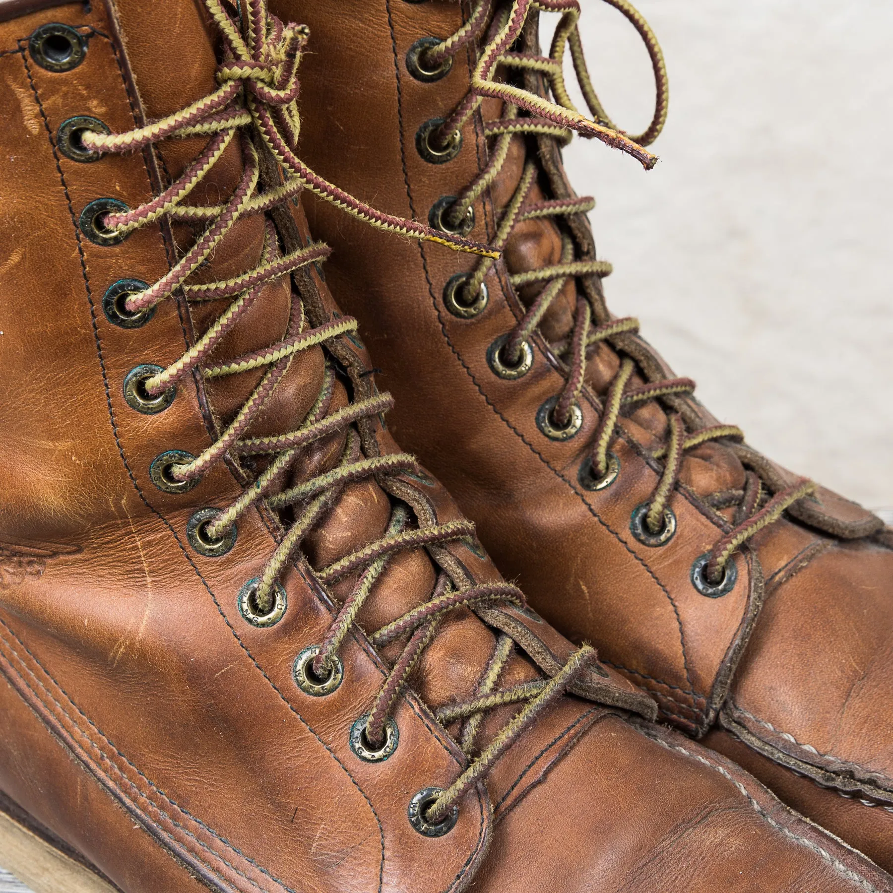 Secondhand Red Wing Classic Moc Toe Style No. 877