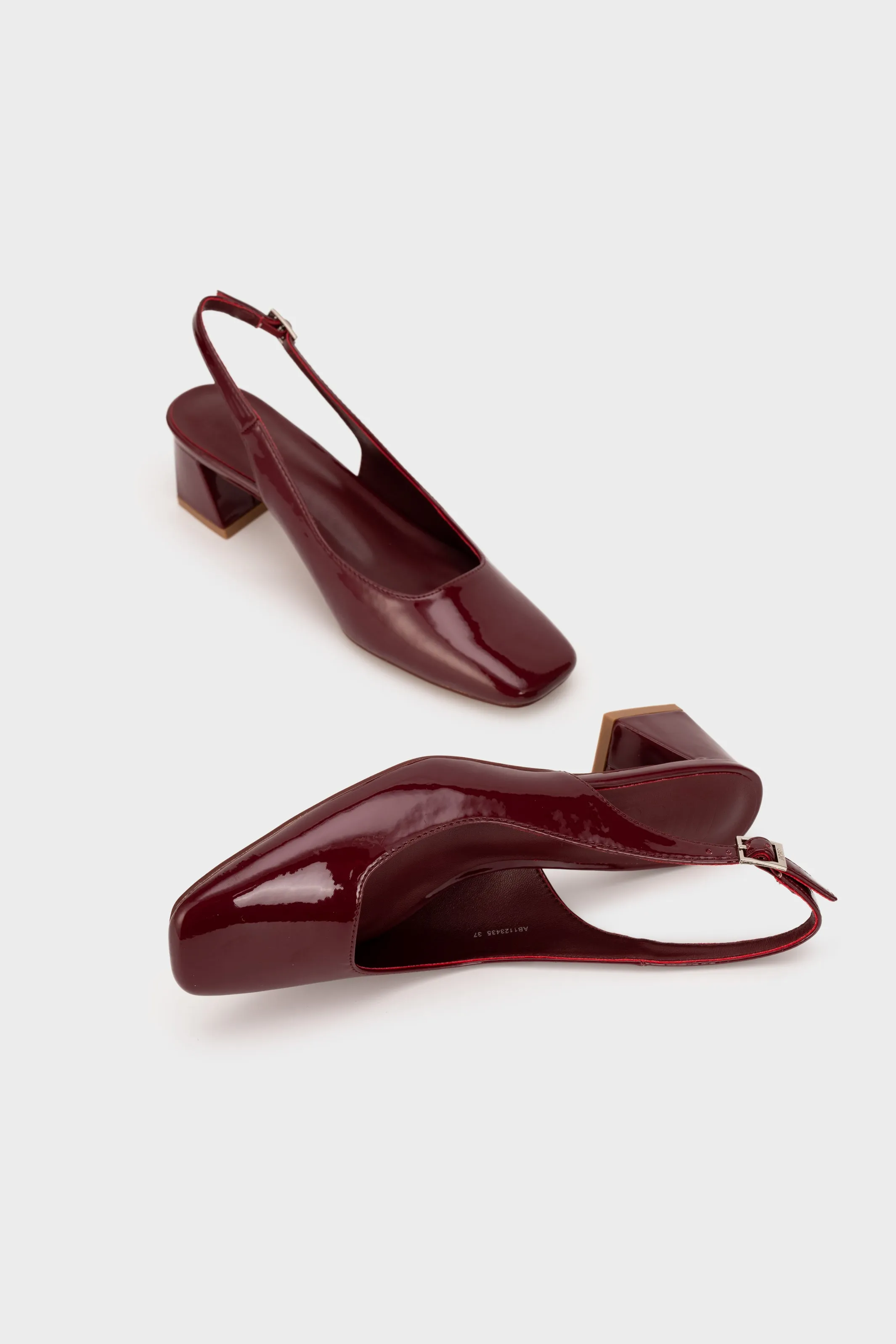 SQUARE TOE SLINGBACK HEEL
